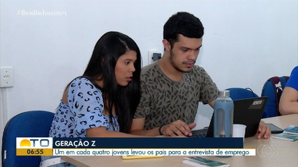 Jovens da geração Z levam pais para entrevista de emprego, diz levantamento