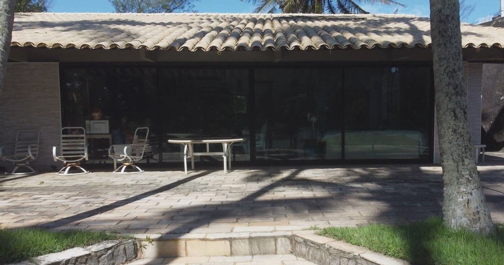 Mansão na Ilha da 'Xuxa", no litoral do Espírito Santo — Foto: Reprodução