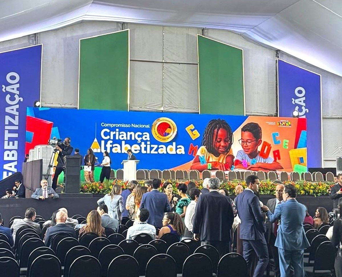 Teresópolis recebe Selo Ouro do MEC por alfabetização infantil