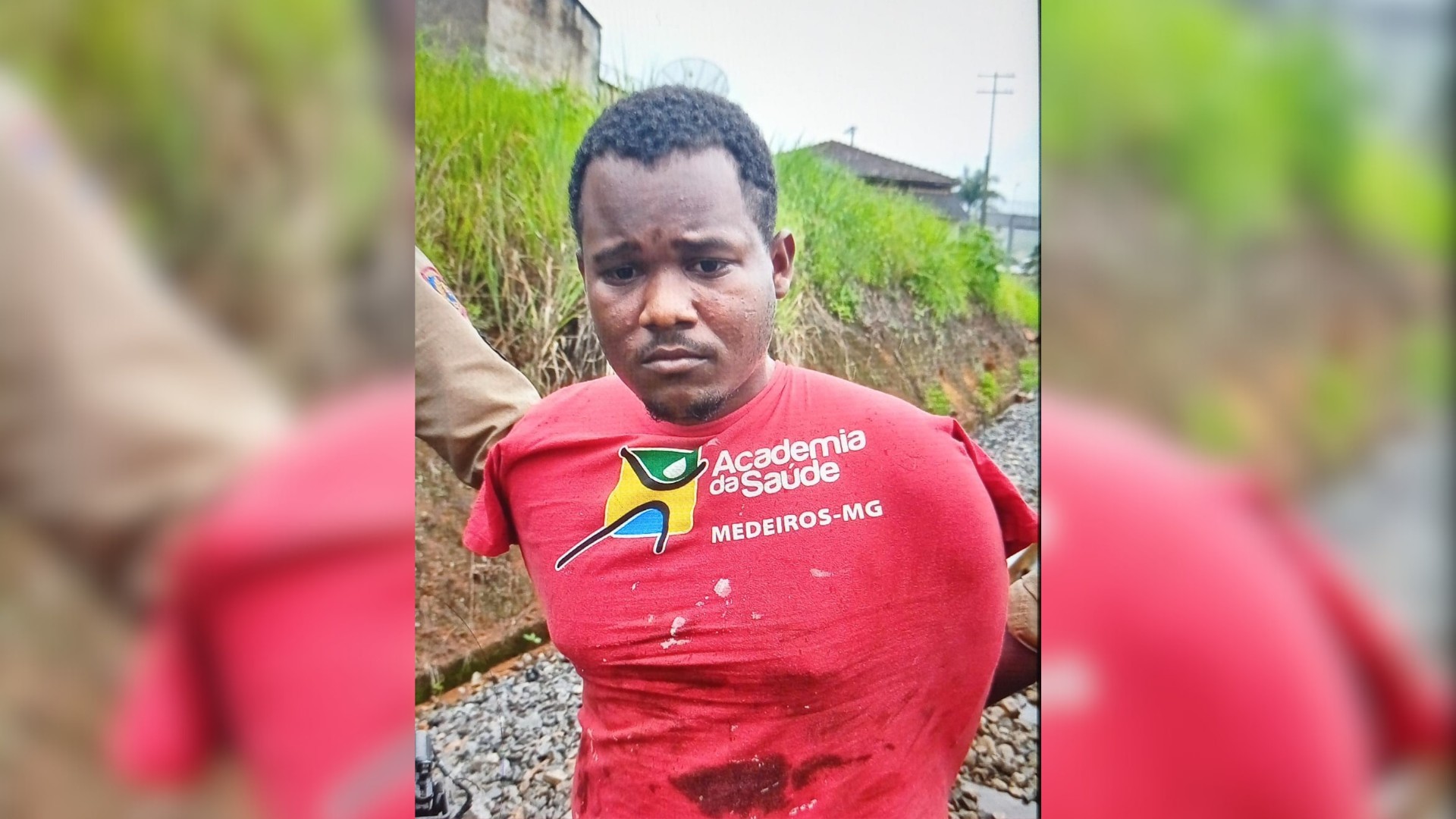Vídeo mostra suspeito de matar mulher que recusou beijo chegando à casa da vítima em MG