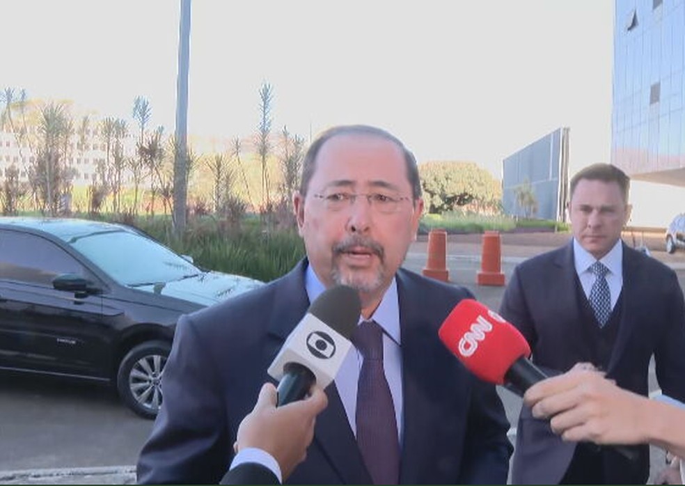 Celso Vilardi ao chegar no STF para julgamento de Jair Bolsonaro. — Foto: Reprodução/ TV Globo