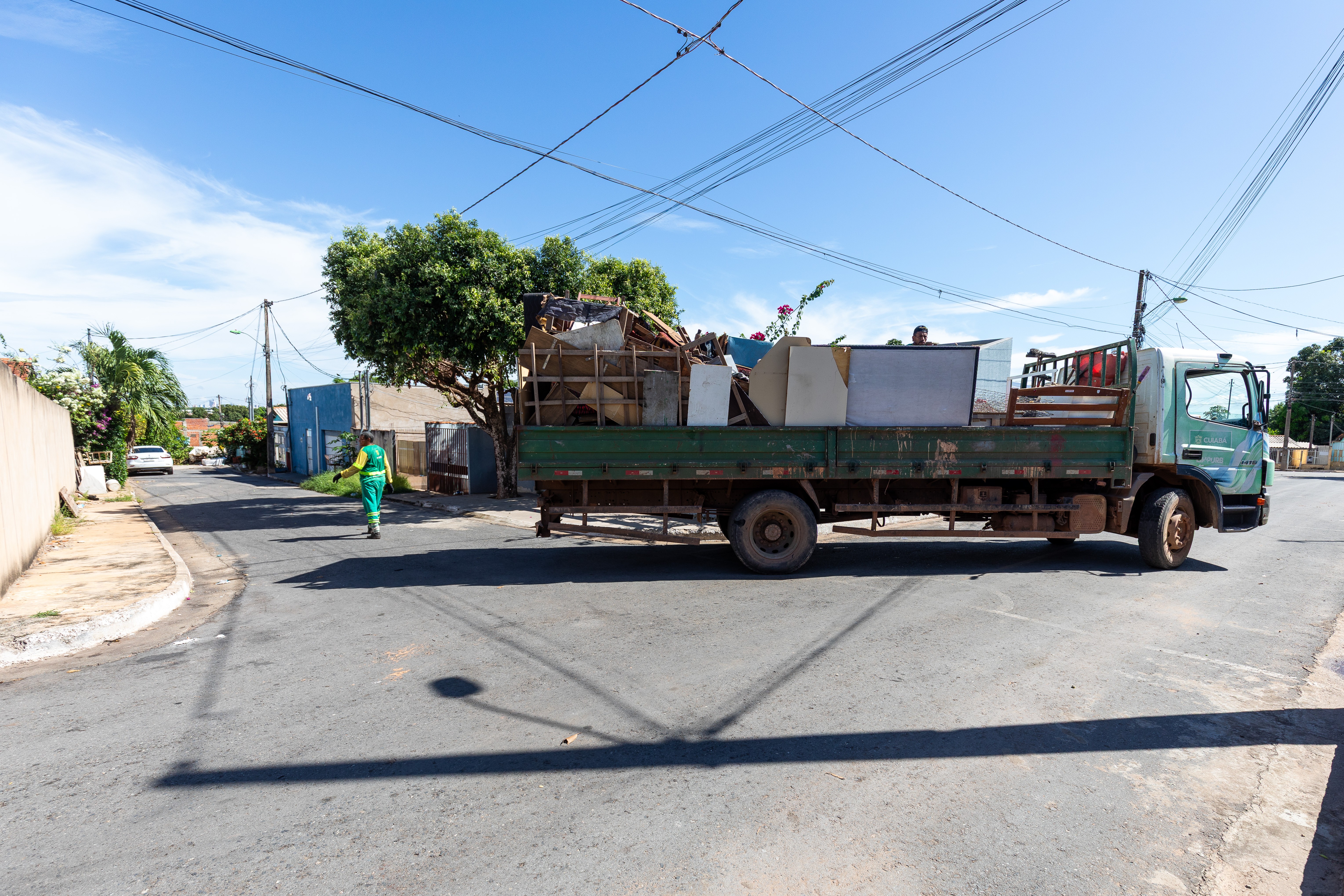 Operação Cata-Treco retorna em Cuiabá; veja quais bairros estão na programação