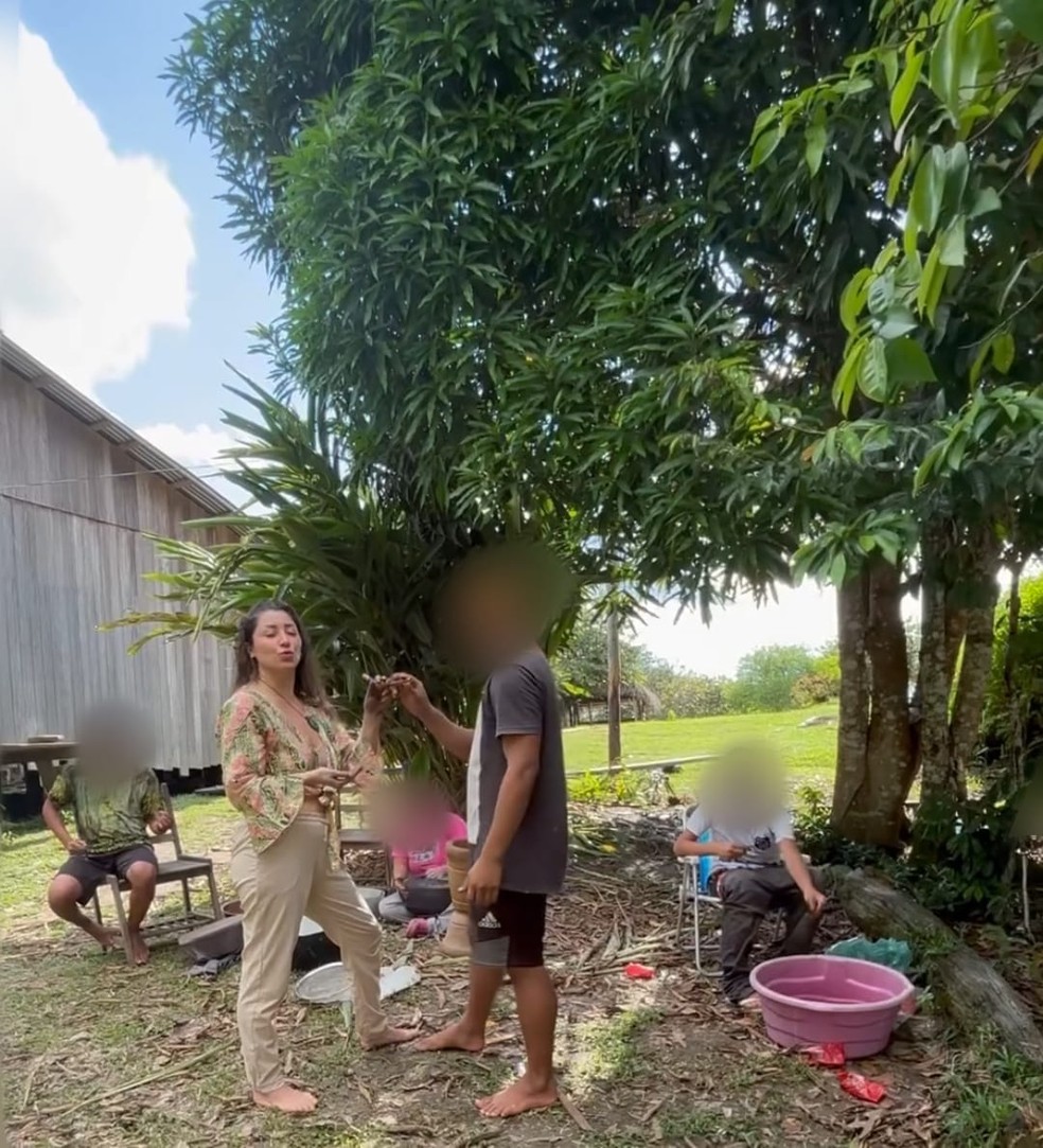 Vítima publicou vários registros de experiências vividas na comunidade — Foto: Reprodução