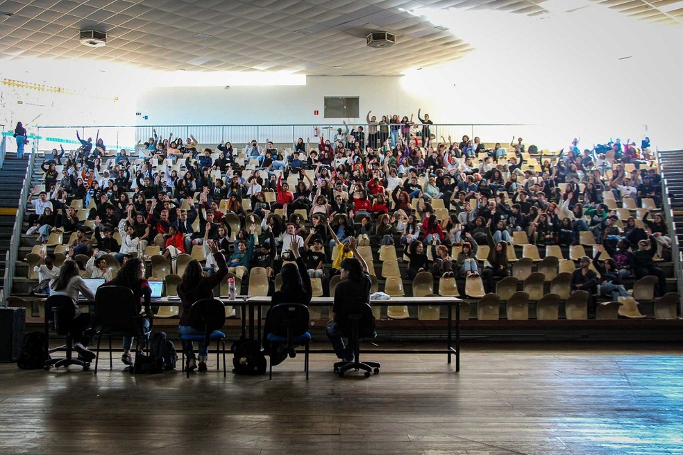 2 de 2
Estudantes da Unesp em Bauru paralisam atividades durante greve das universidades estaduais &mdash; Foto: Jo&atilde;o Pedro Coelho/O Campus de Bauru