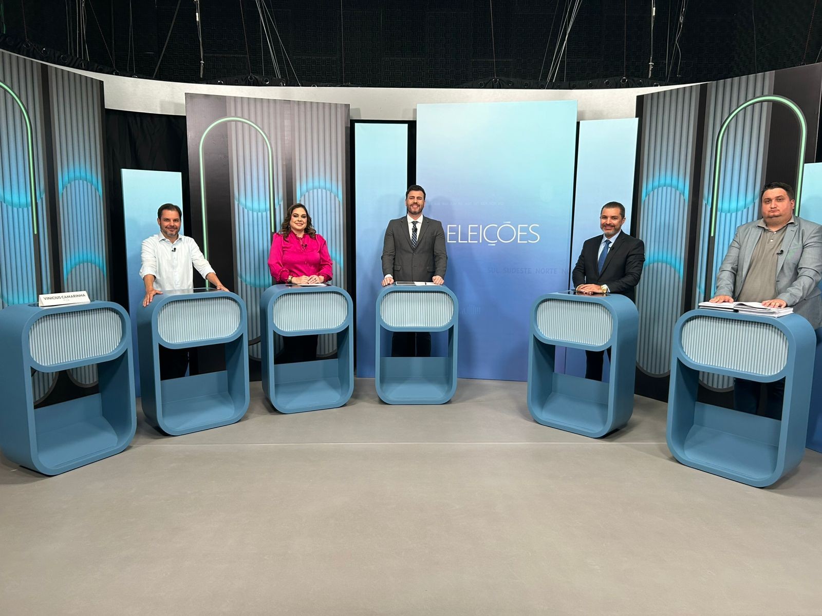 Debate dos candidatos à prefeitura de Marília tem crítica à ausência e clima amistoso entre os participantes 