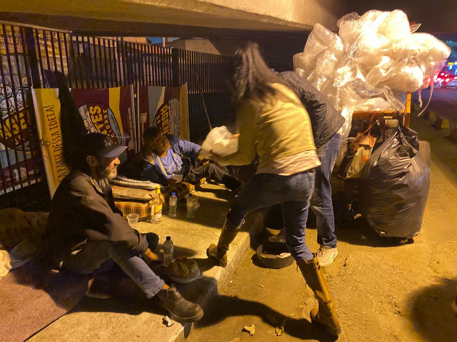 Com chegada de frente fria, Alto Tietê reforça acolhimento à população em situação de rua