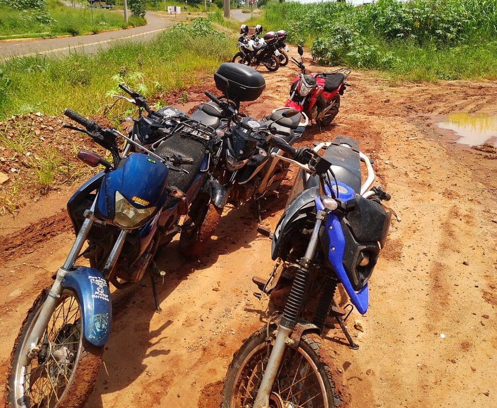 Últimas Notícias - Duas motos roubadas em Santana de Parnaiba - SP - MotoX