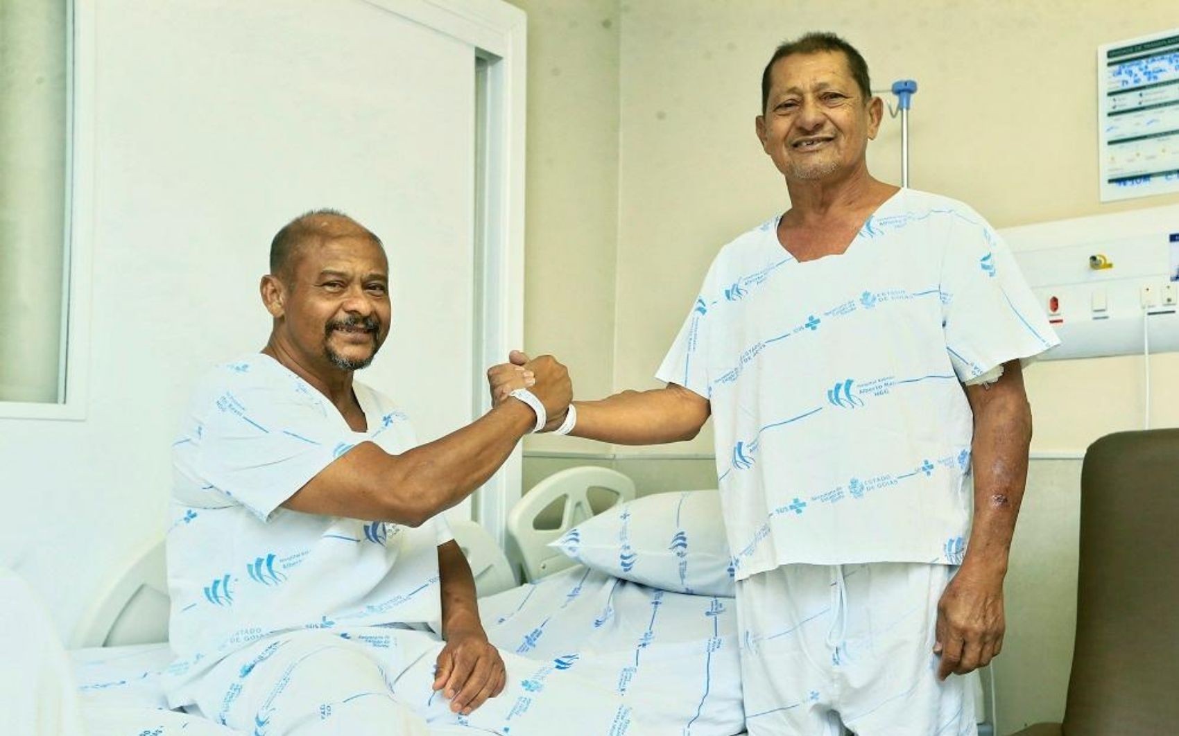 Em caso raro, irmãos recebem rins de uma mesma doadora, em Goiás