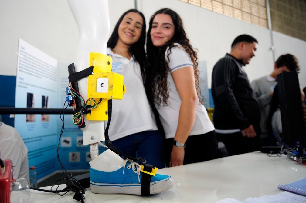 Eloah e Rebeca vencem feira internacional de ciência e engenharia nos Estados Unidos — Foto: Divulgação/Felipe Correa