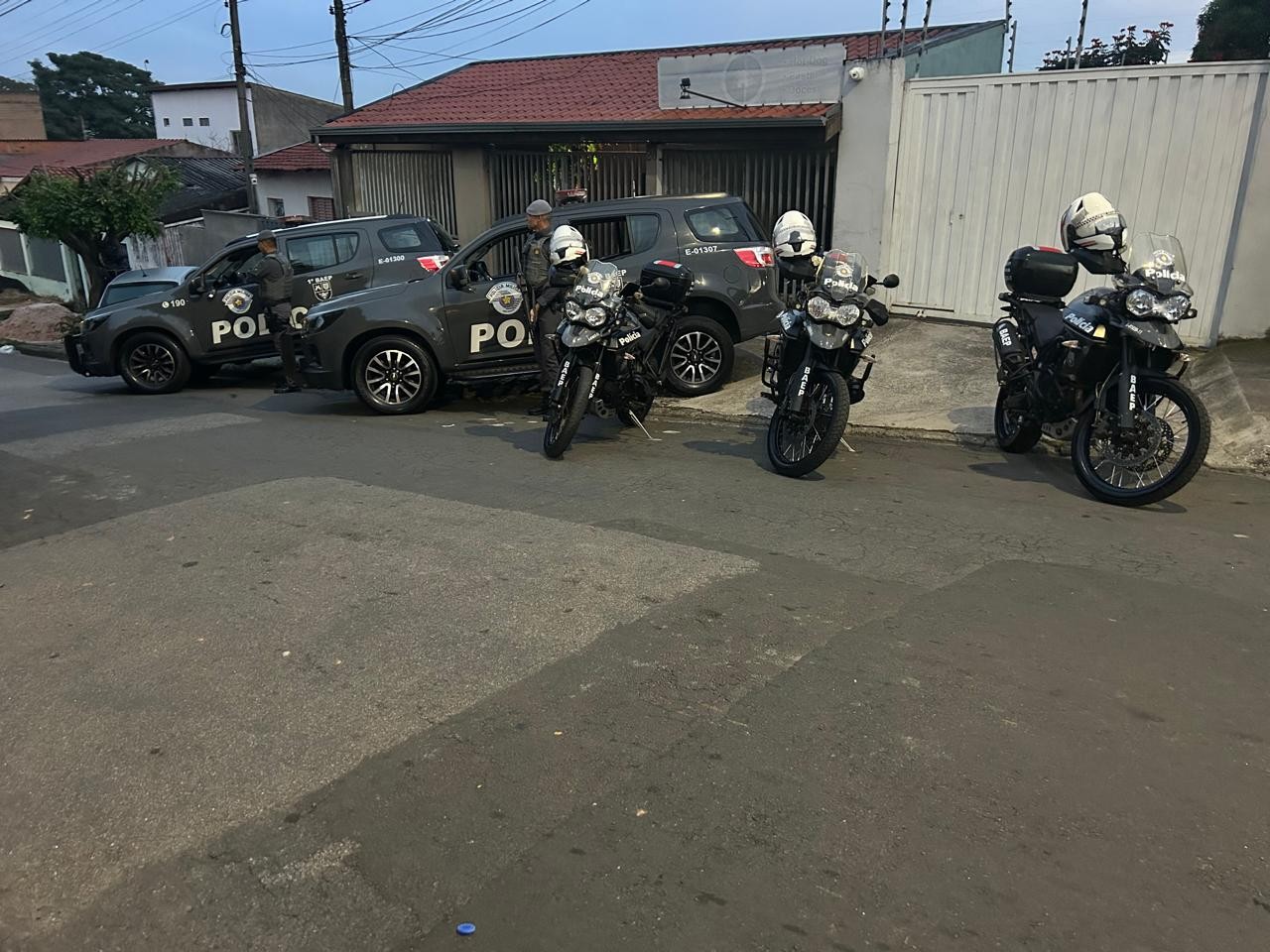 Operação contra golpe em idosos cumpre mandados em Campinas; grupo se passava por funcionário de banco