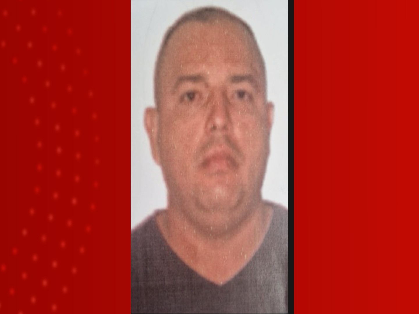 Homem que agrediu ex-companheira com capacete e a deixou com fratura na coluna está foragido, diz polícia