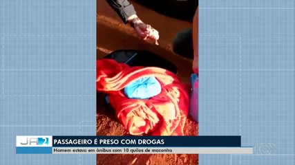 Homem é flagrado com 10 kg de maconha escondidos dentro de mala