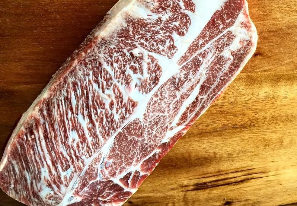 Carne de Wagyu se destaca pelo marmoreio elevado — Foto: Divulgação