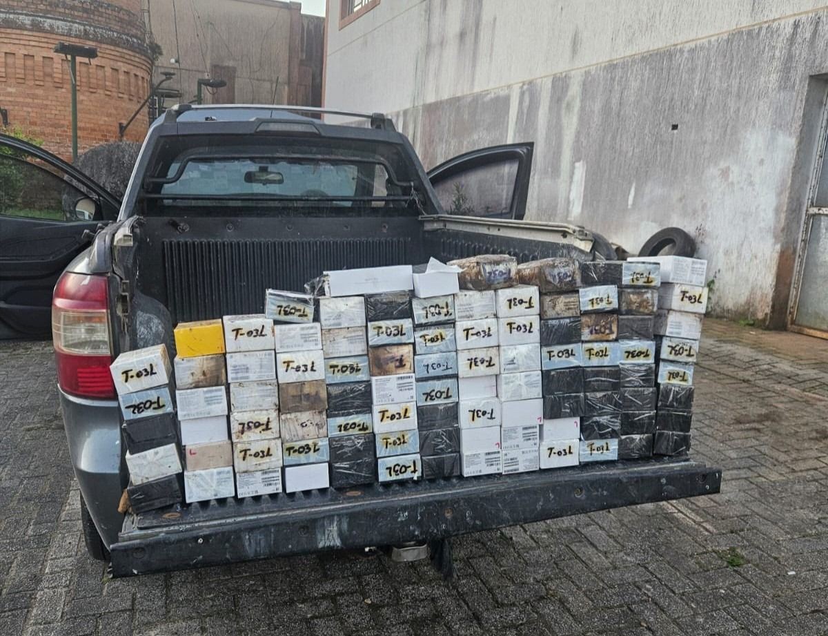 Polícia encontra 100 celulares escondidos em veículo doado para Prefeitura de Morretes