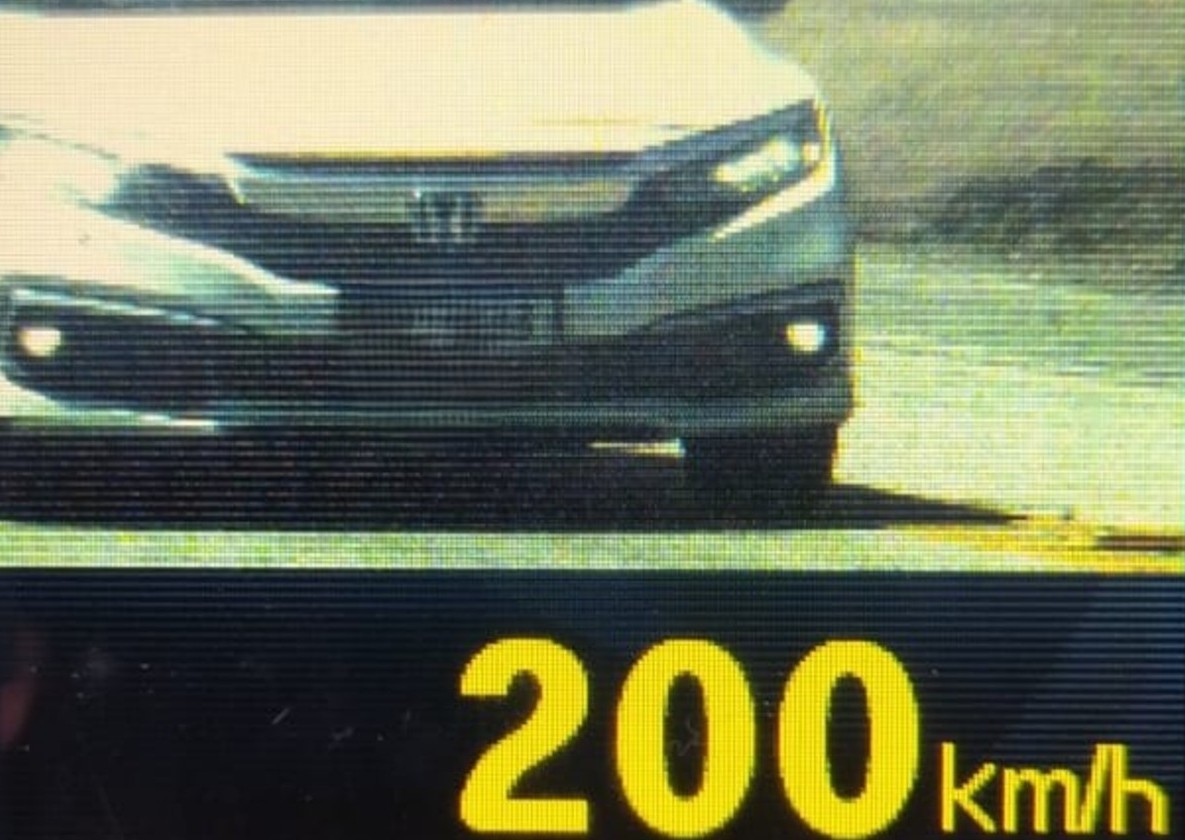 PRF flagra carro a 200km/h na BR-040; motociclista chegou a 172km/h