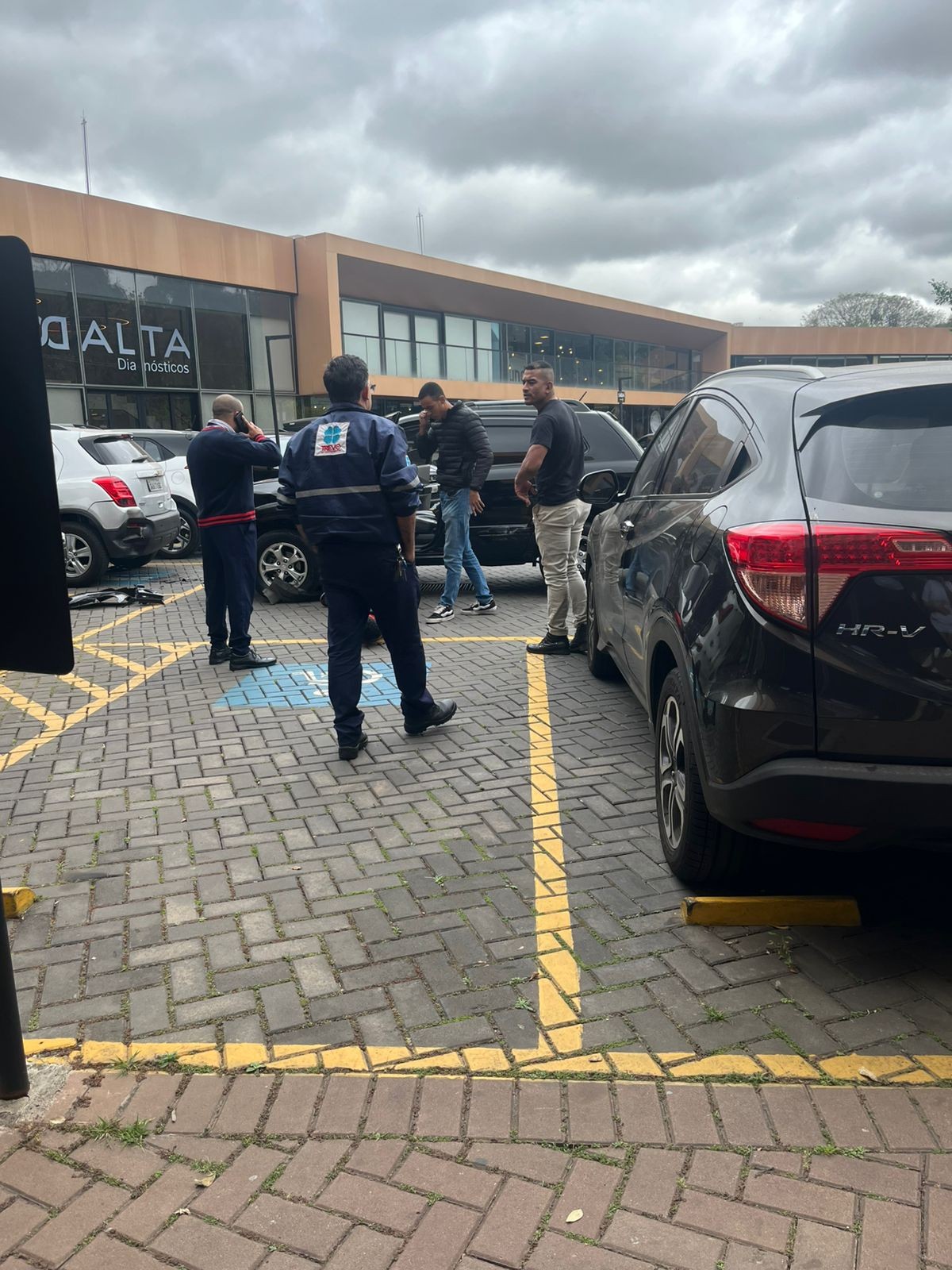 Homem é baleado em estacionamento de shopping da Zona Norte de SP