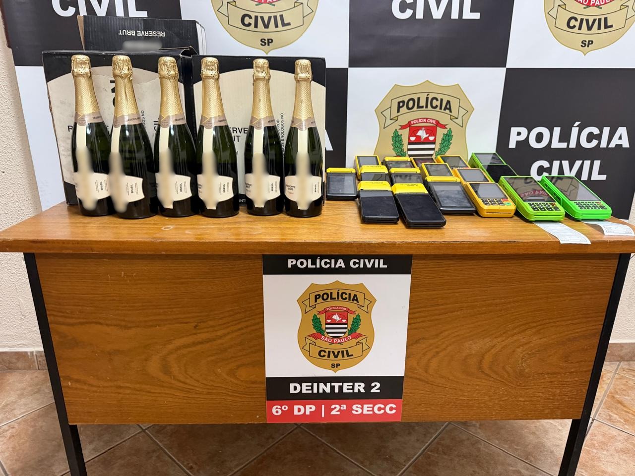 Força-tarefa fecha comércios e apreende caça-níqueis e bebidas no Itatinga, em Campinas