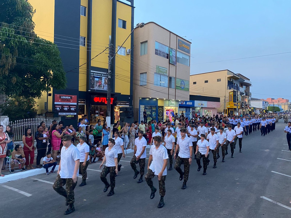 Cruzeiro do Sul comemora 118 anos com desfile cívico e encerramento do