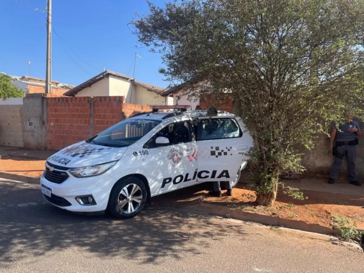 Bebê morre afogado em balde no interior de SP