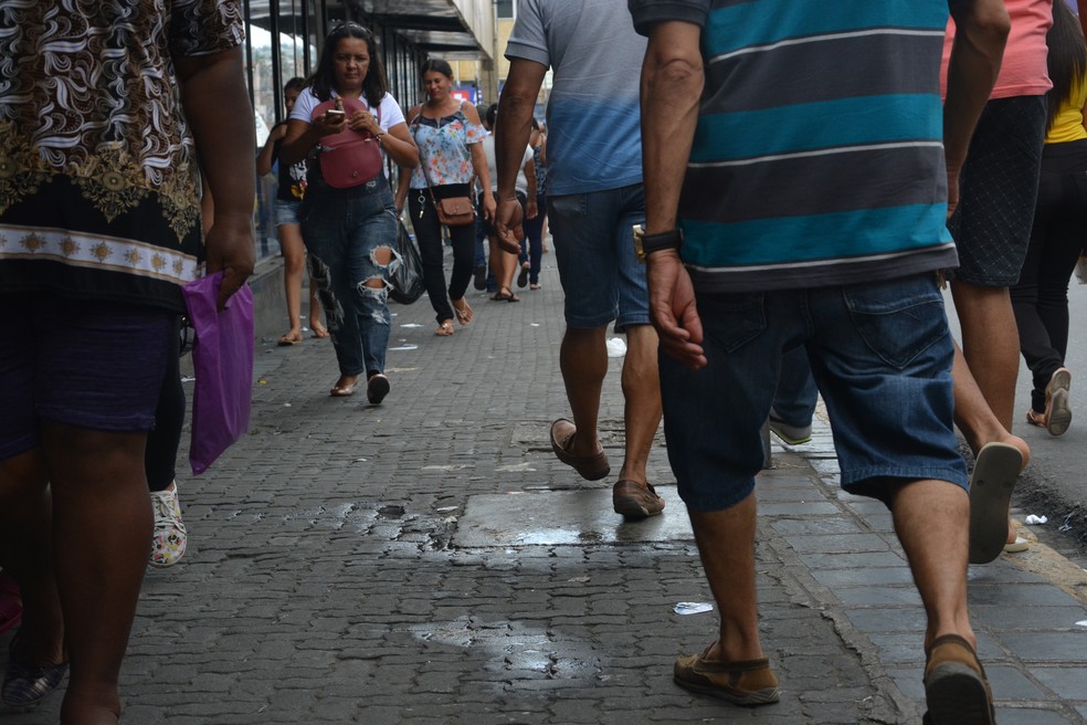 Comércio de Caruaru teve reajuste do piso salarial — Foto: Yuri Vicente