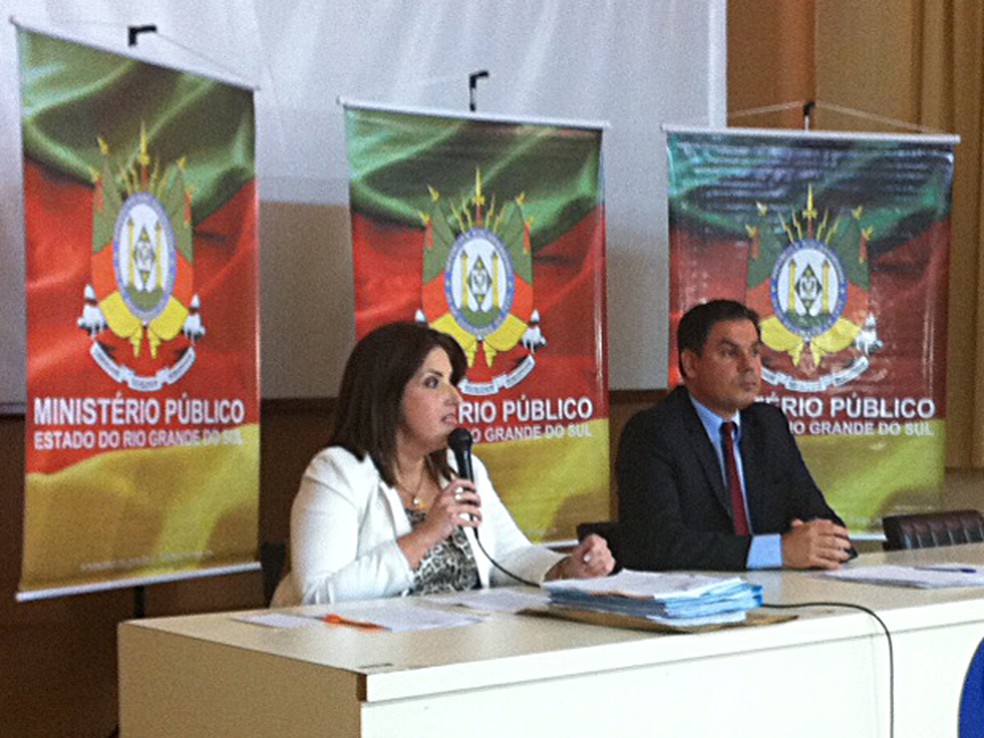 Promotores do MP de Três Passos concedem entrevista — Foto: Estêvão Pires/G1