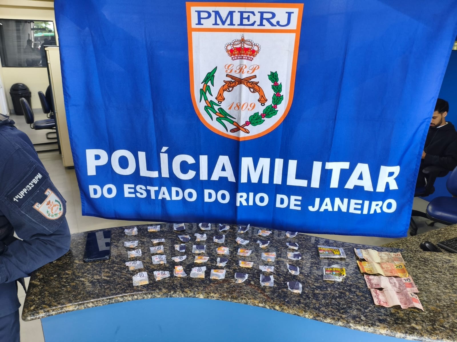 Adolescentes são apreendidas com drogas em Angra dos Reis