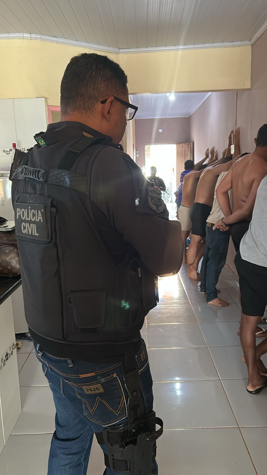 Operação mira suspeitos de envolvimento em crimes na modalidade 'domínio de cidades' após invasão em MT