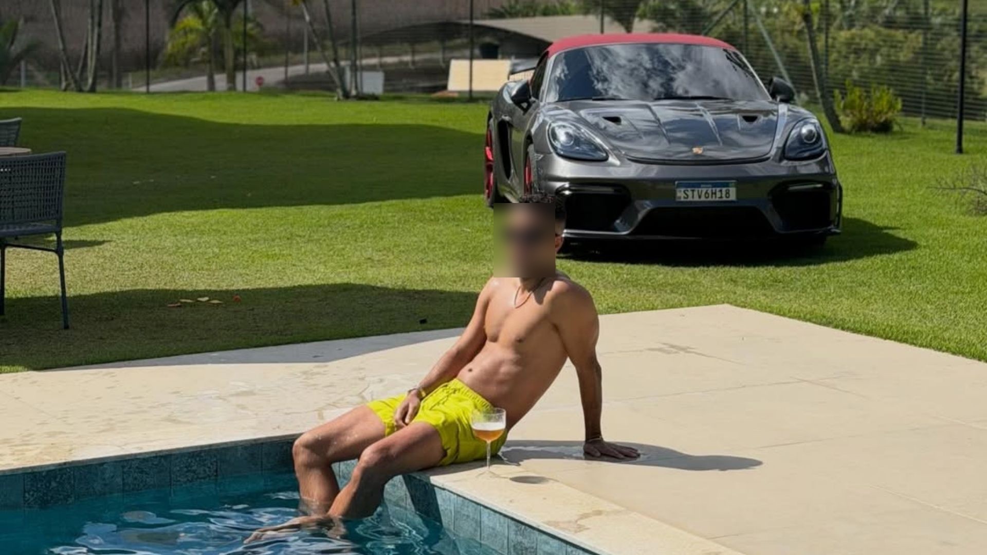 Influencer sequestrado em carro de luxo em Vitória diz ter sido levado para mata e fugido de 8 criminosos armados