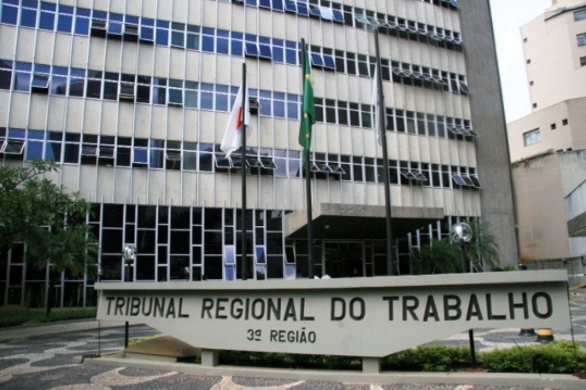 Trabalhadora com transtorno bipolar é demitida de montadora, e Justiça exige recontratação por considerar ato 'discriminatório'