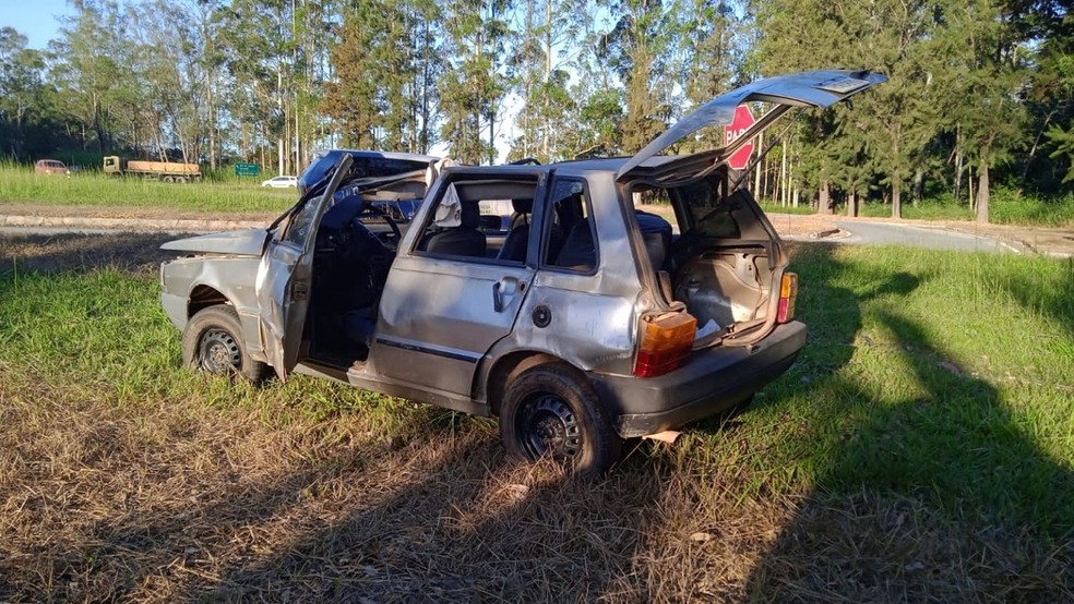 Capotamento deixa uma pessoa morta na BR-040, em Caranda&iacute;  &mdash; Foto: Portal Caranda&iacute; Online/Reprodu&ccedil;&atilde;o