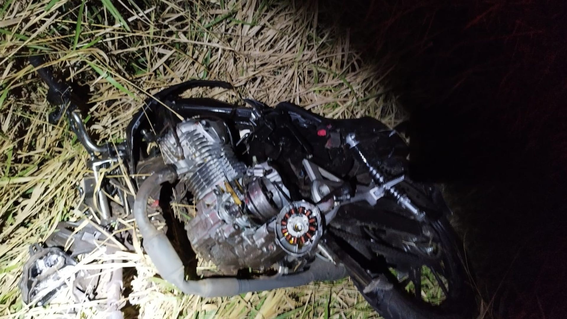 Motociclista morre em batida após caminhonete invadir a contramão na BR-365 em Patrocínio