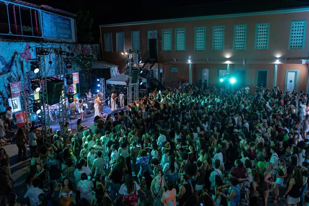 Festas feitas por e para mulheres crescem e transformam lazer em espaços de acolhimento e pertencimento em Salvador