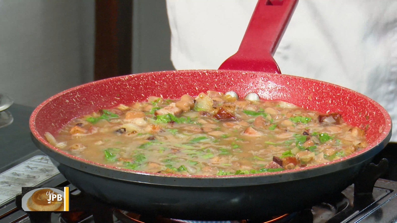 Feijão diferente para o dia a dia: aprenda a receita no Chef JPB