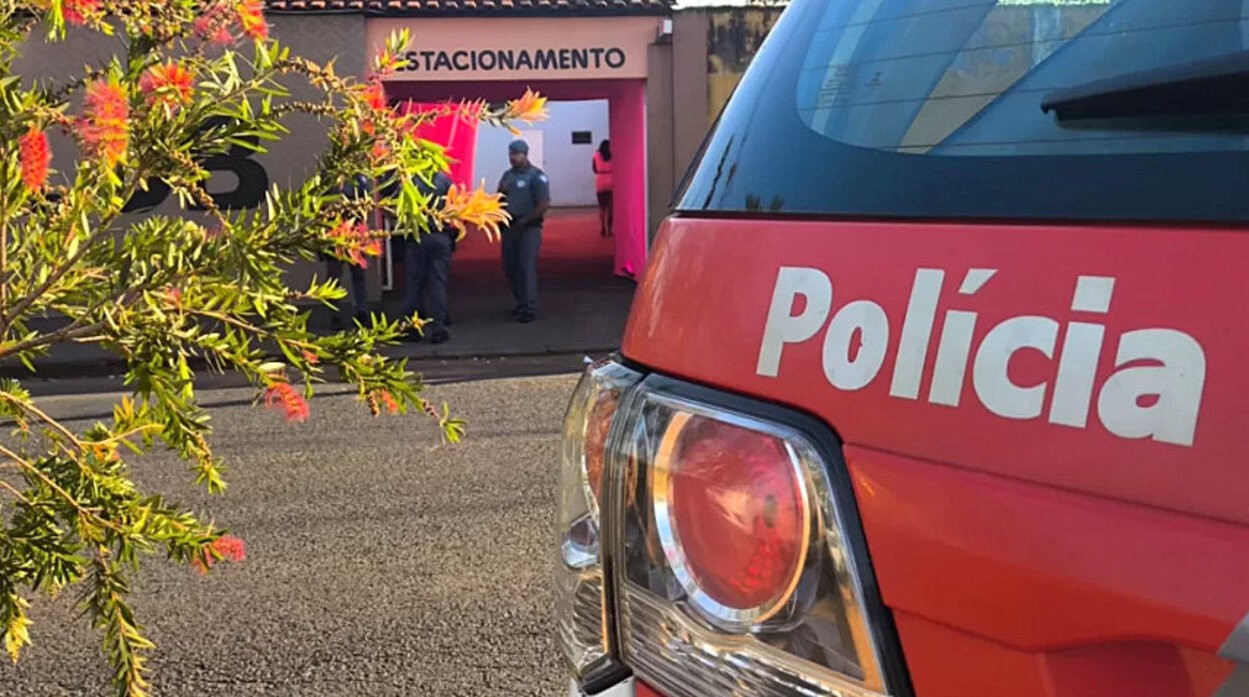 Homem é assassinado dentro de casa noturna em Araraquara