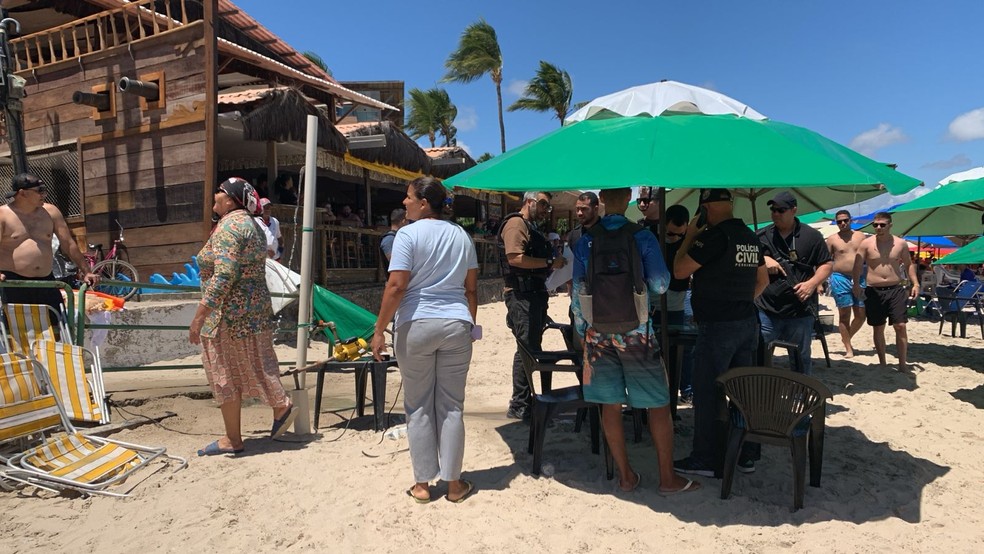 Barraqueiros foram intimados pela Polícia Civil em Porto de Galinhas, no Litoral Sul de Pernambuco, após agressões contra dois turistas de Mato Grosso — Foto: Camila Torres/TV Globo