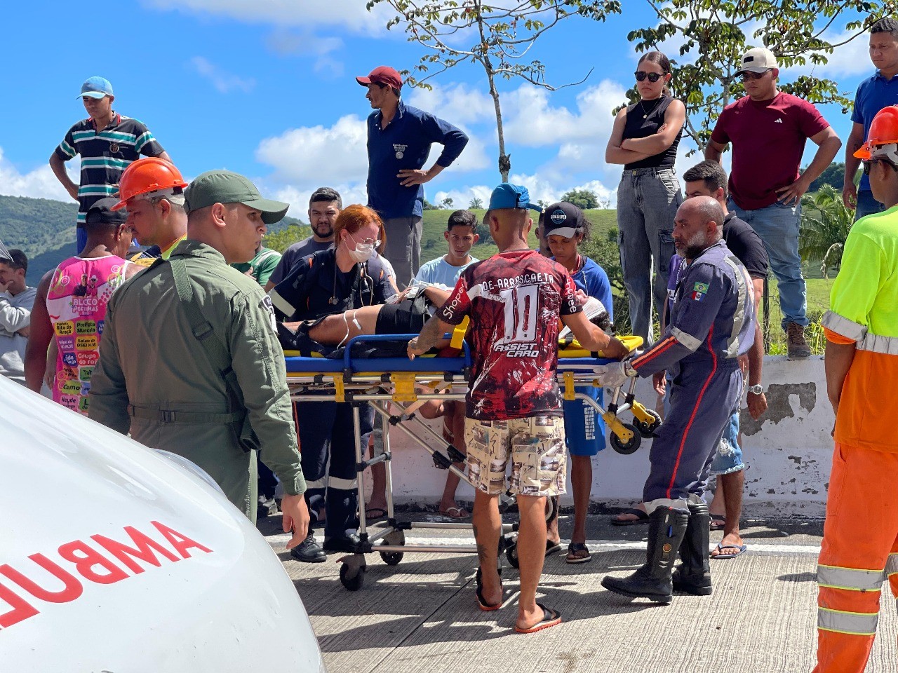 Acidente deixa mortos e feridos em Joaquim Gomes, interior de Alagoas — Foto: Luzamir Carneiro/JG Notícias
