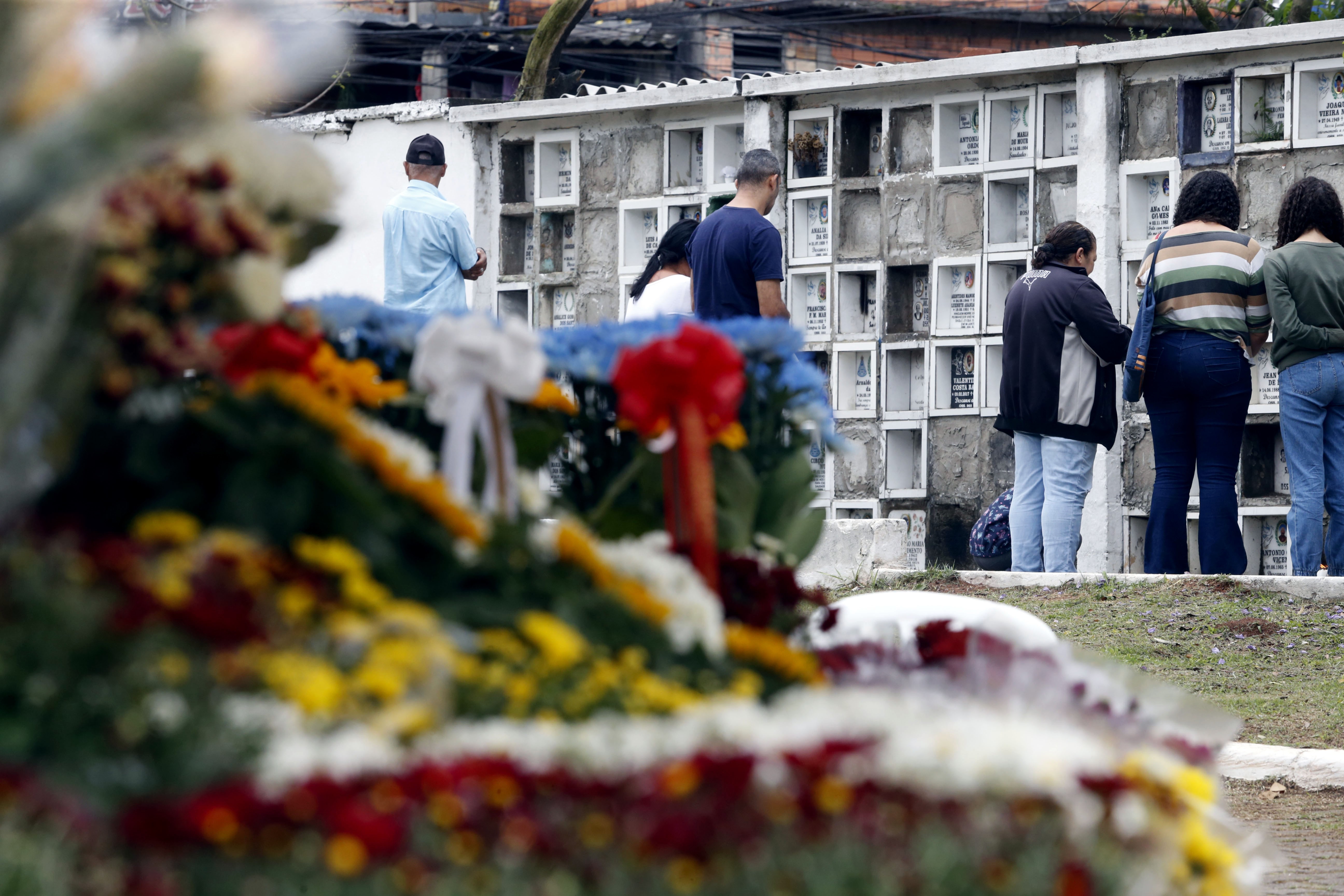 Policial civil e servidor da Prefeitura de SP são investigados por vender dados sigilosos de mortos para funerárias cobrarem preços abusivos