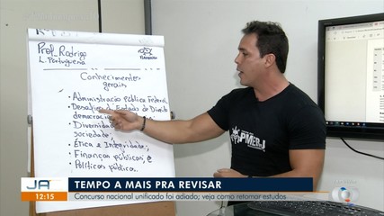 Com Enem dos Concursos suspenso, professor da dicas para estudar até nova data