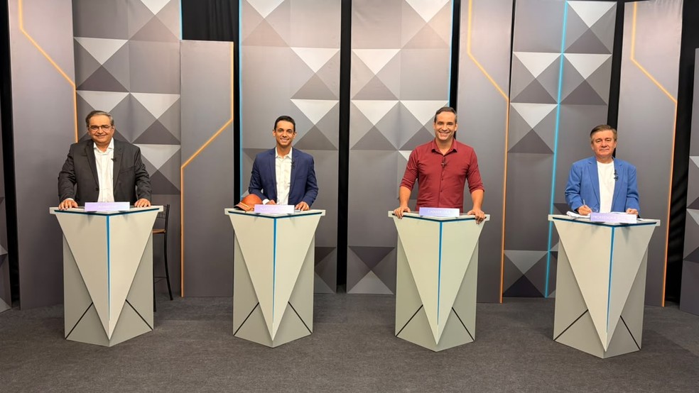 Candidatos ao governo do RN no estúdio da Inter TV para o debate — Foto: Fernanda Zauli/g1