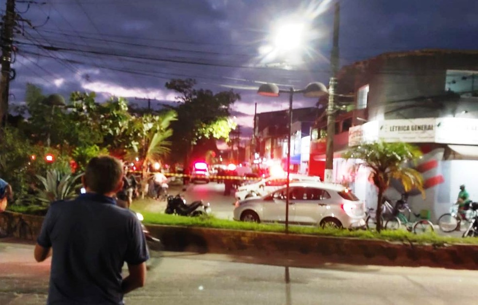 Dois PMs aposentados são executados a tiros em Guarujá, SP — Foto: Reprodução