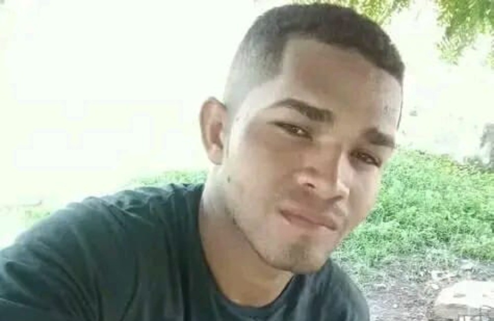 Homem é assassinado a facadas após agredir esposa e brigar com dono de bar em União