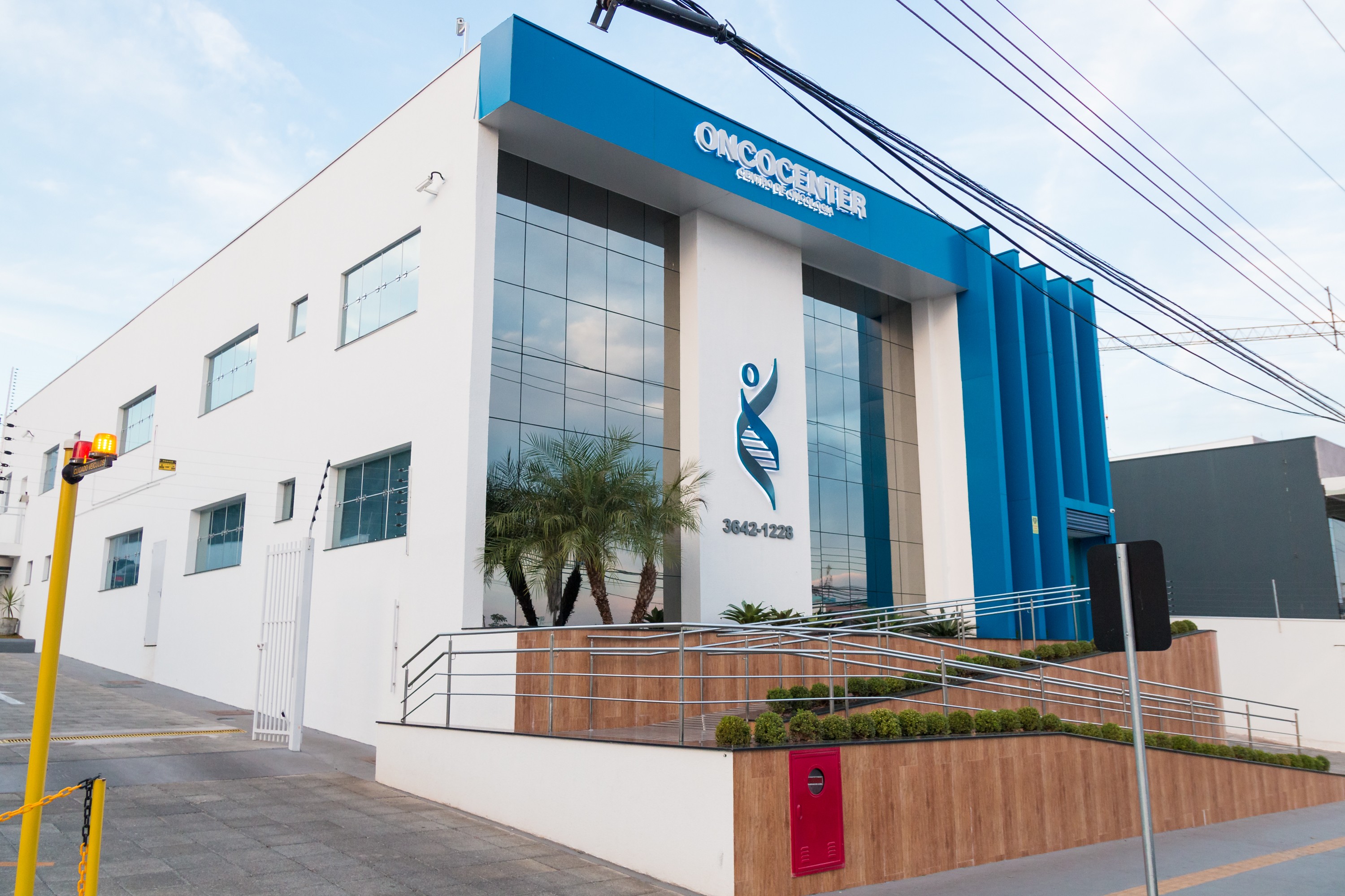 Avaliação e remoção dos linfonodos axilares no tratamento do câncer de ...