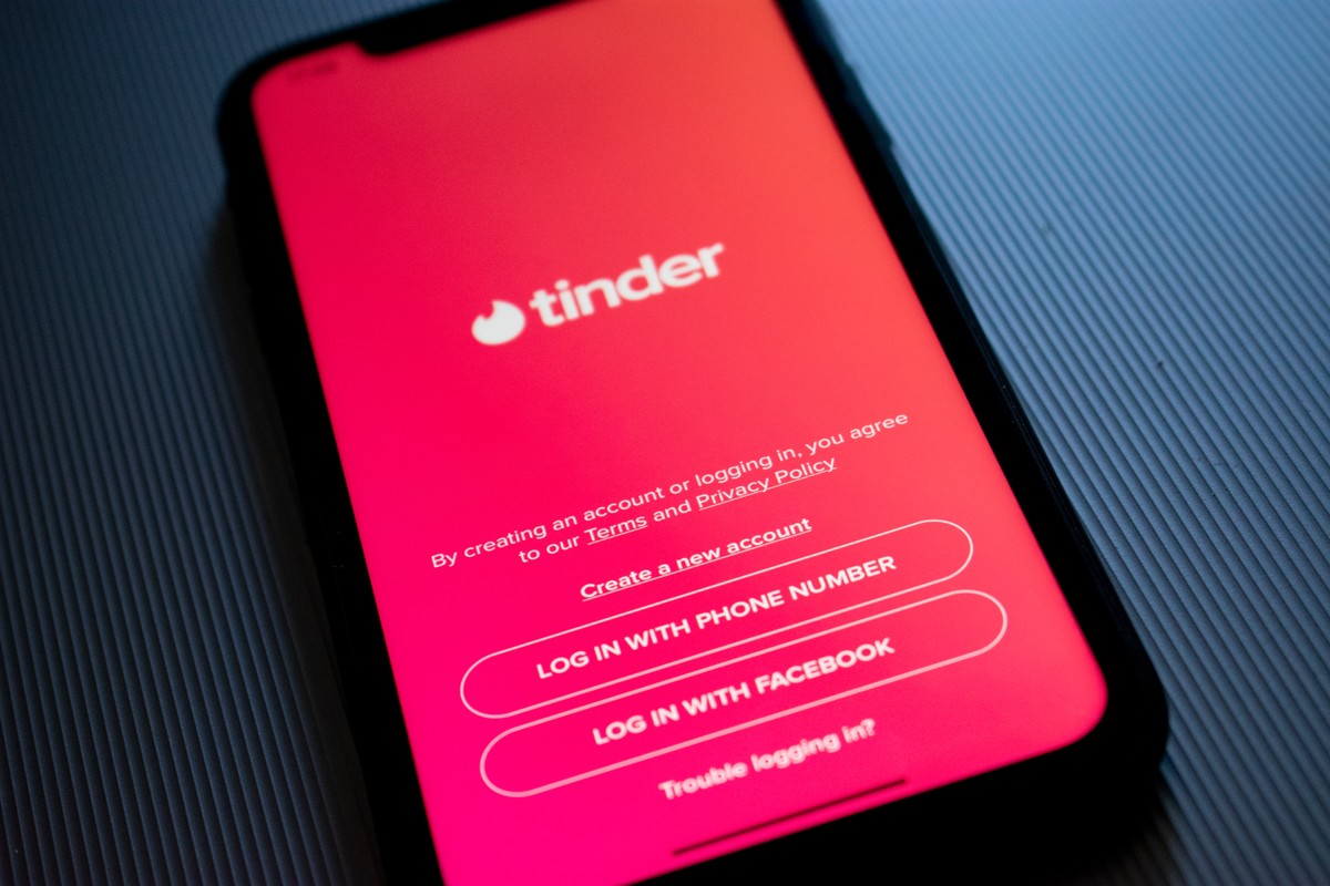 Usuários do Tinder se dividem sobre querer saber ou não opinião