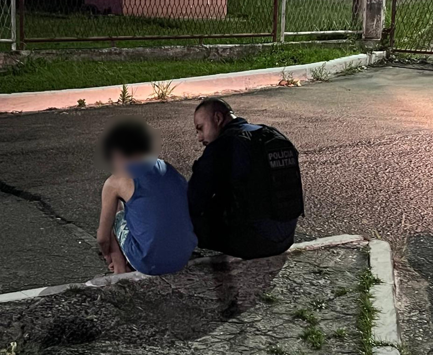 Adolescente autista é resgatado na Linha Vermelha e devolvido à família