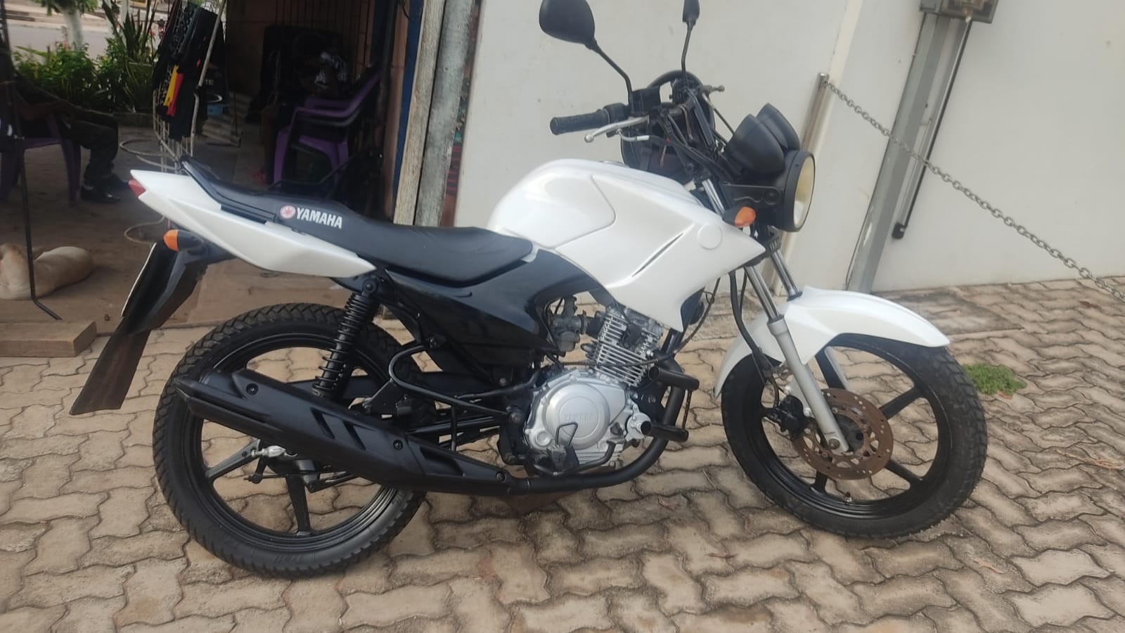VÍDEO: Câmera de segurança registra momento em que criminoso furta moto em Santarém