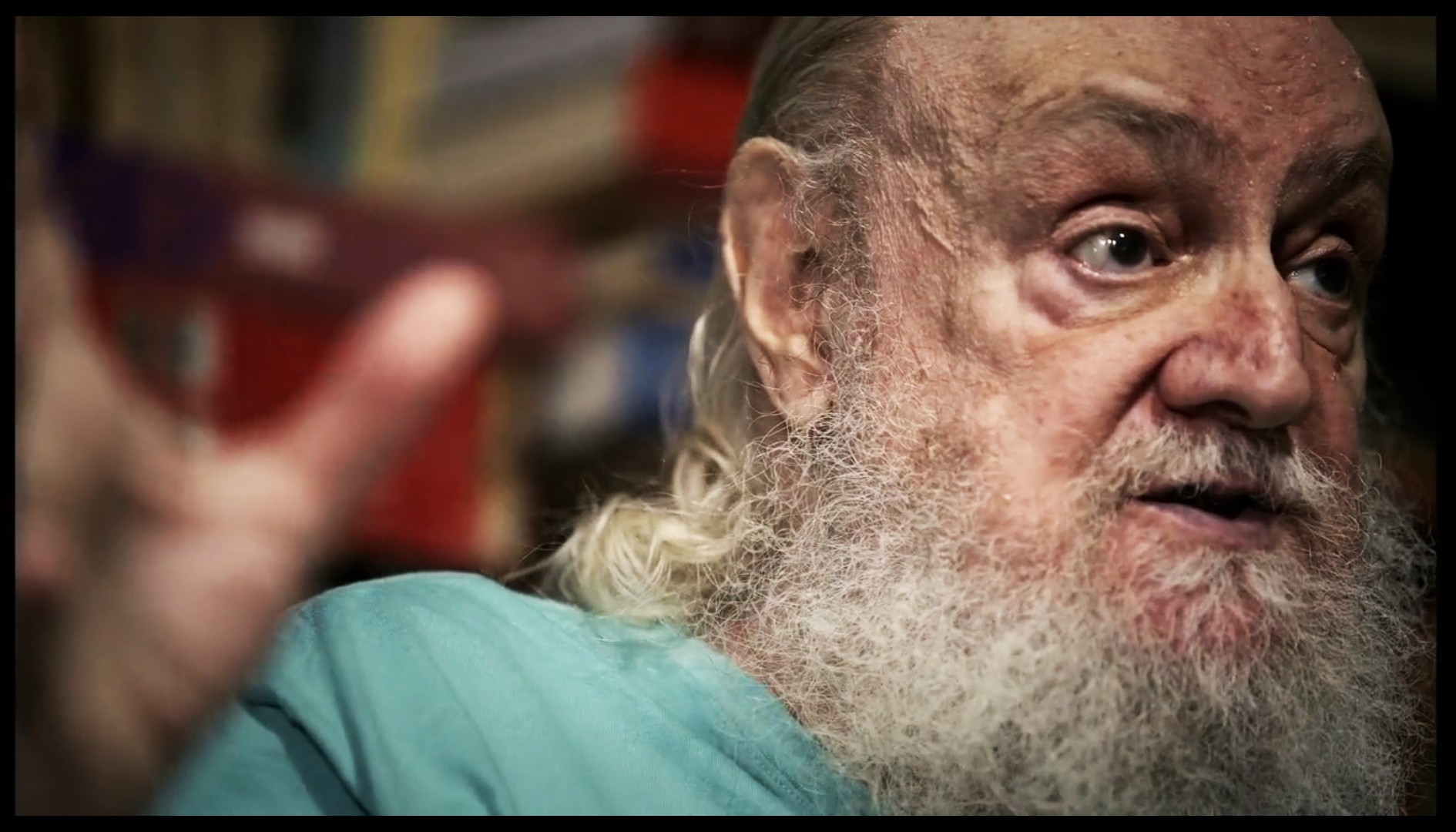 Transcendência de Aldir Blanc como compositor popular se impõe no roteiro do documentário 'Resposta ao tempo'