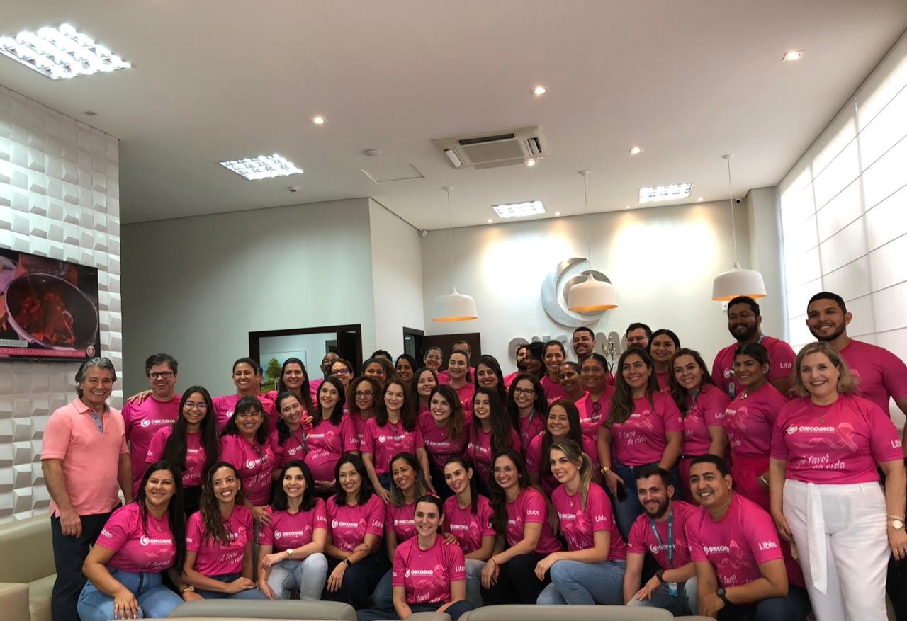Outubro Rosa Solidário traz atendimento a 80 mulheres