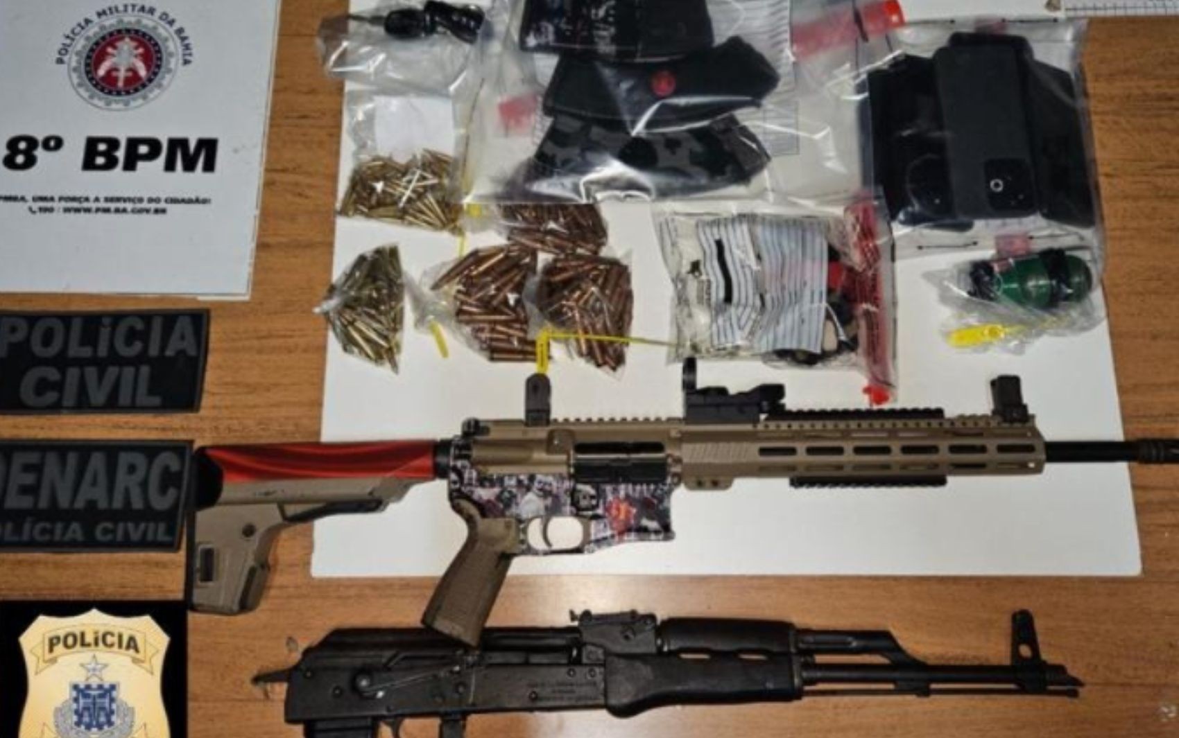 Dois homens morrem após confronto com policiais durante festa clandestina em destino turístico na Bahia 