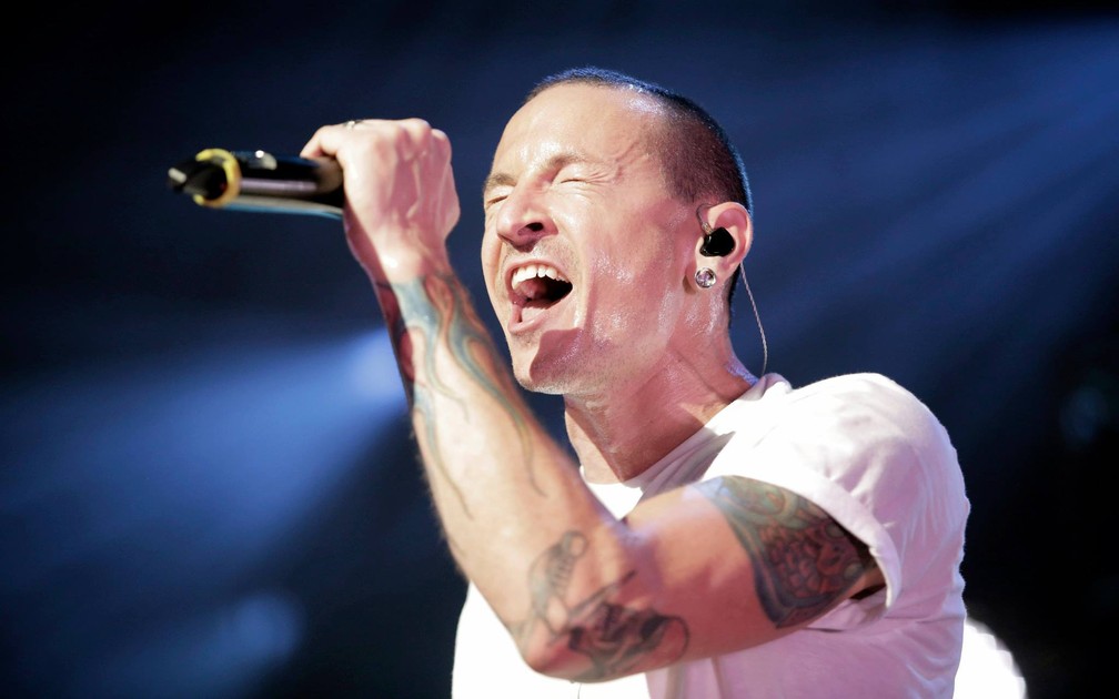 Je demande.... et j'obtiens ! - Page 27 Linkin-park-chester-bennington