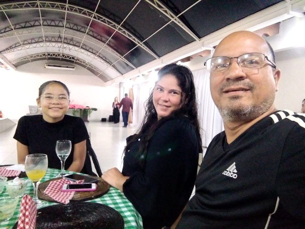 Os pais de Ana Joyce afirmam que tentam apoiá-la em todas as atividades que ela deseja fazer — Foto: Arquivo pessoal